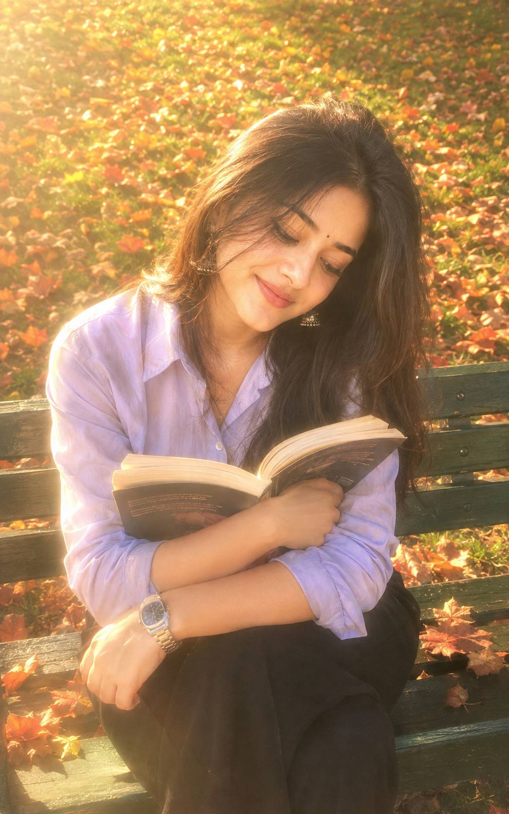 Dreamy Autumn Portrait Prompt | Ultra-Realistic Golden Hour Park Photography | AI image prompt