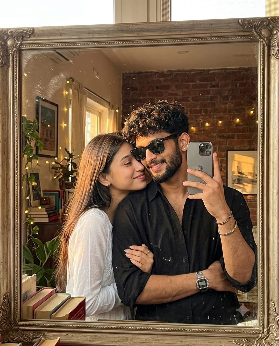 Ultra-Realistic Romantic Couple Mirror Selfie AI Prompt | Instagram Couple Selfie